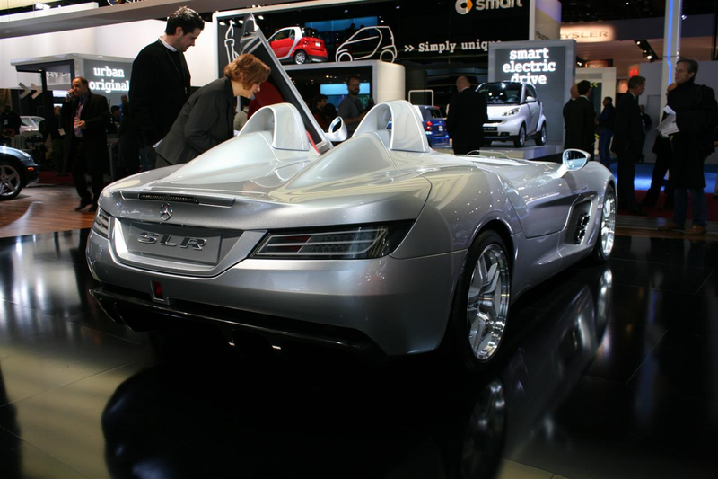 Illustration for article titled 2009 Mercedes McLaren SLR Stirling Moss: $1.01 Million McLaren Madness